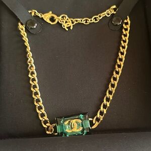 AUTHENTIC CHANEL NECKLACE EMERALD GREEN